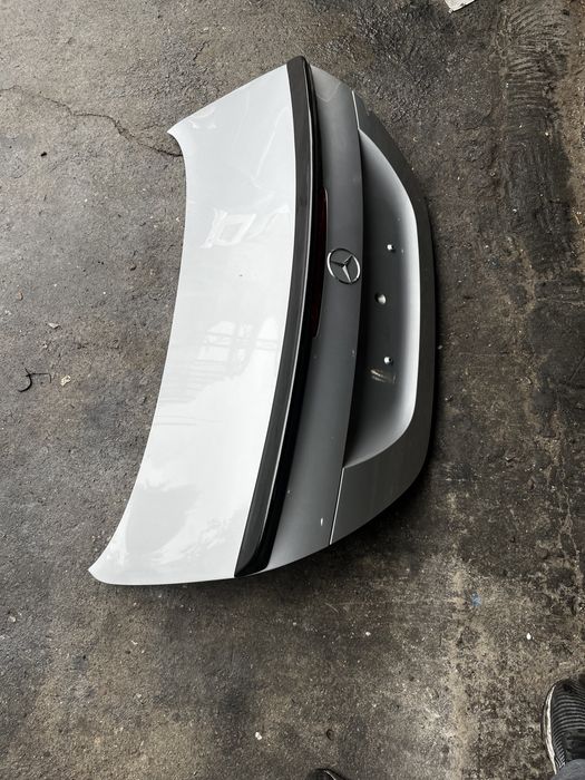 Заден капак капак Mercedes W209 с лип спойлер