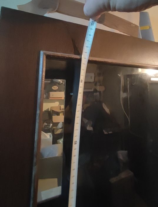 Шкаф с огледален гръб