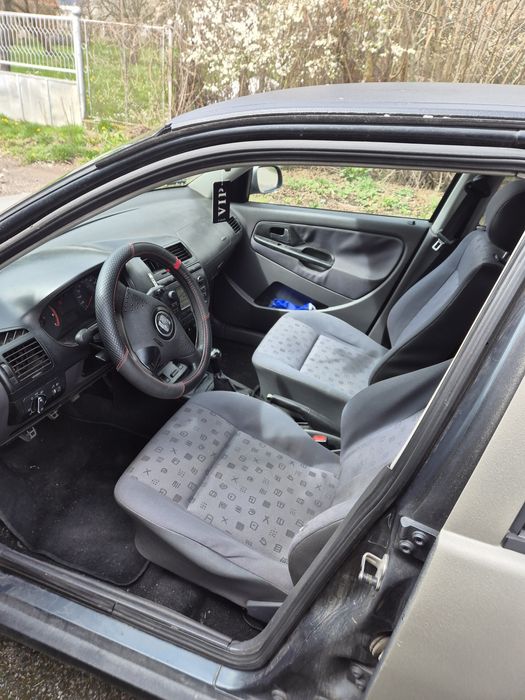 Продавам Seat ibiza