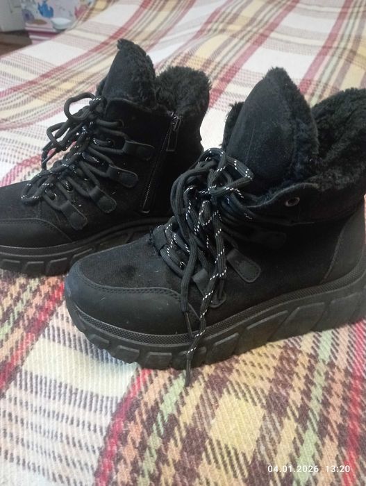 3 броя якета за момиче + подарък зимни боти