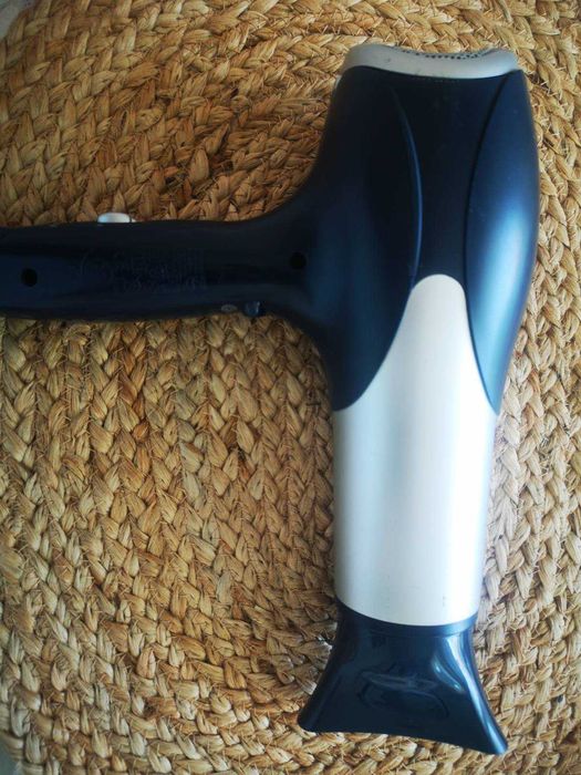 Сешоар Philipps Jet Set Control 1900W