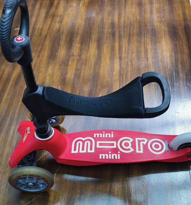 Червена тротинетка Mini Micro със седалка