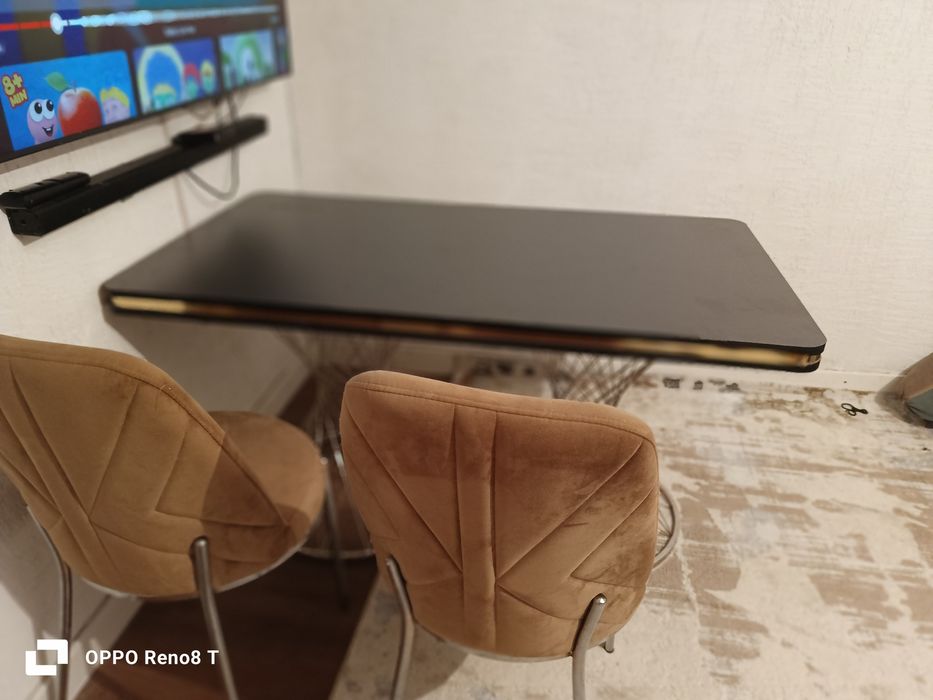 Срочно продам стол