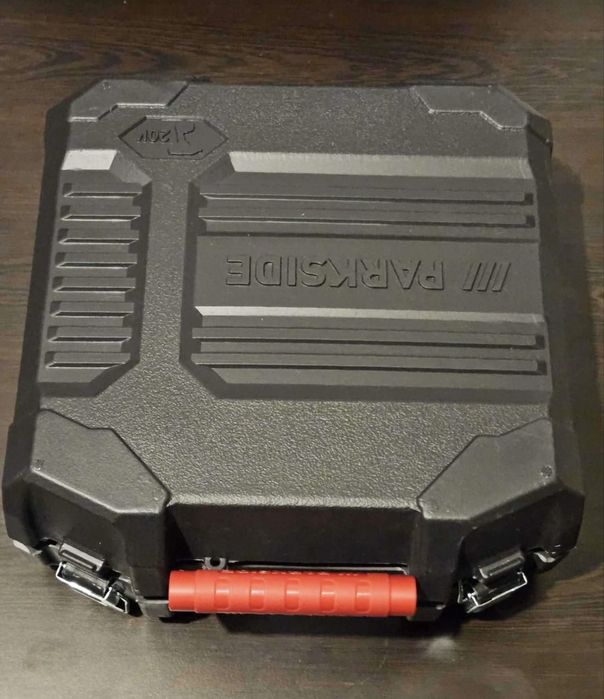 Masina de insurubat cu impact tangential