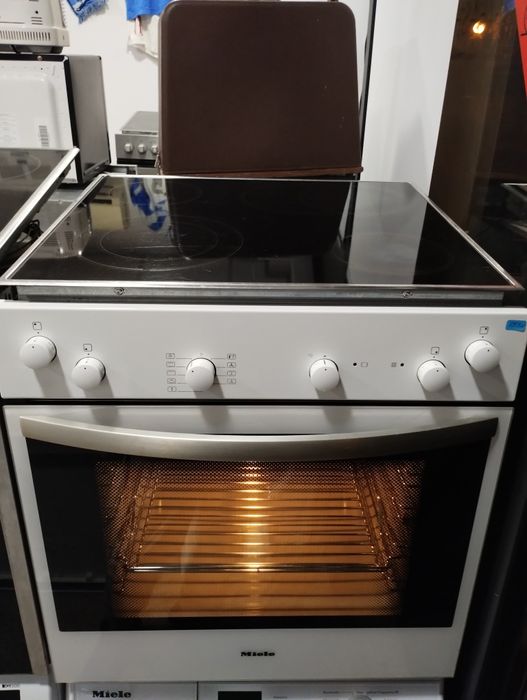 Фурна с плот MIELE H4130E