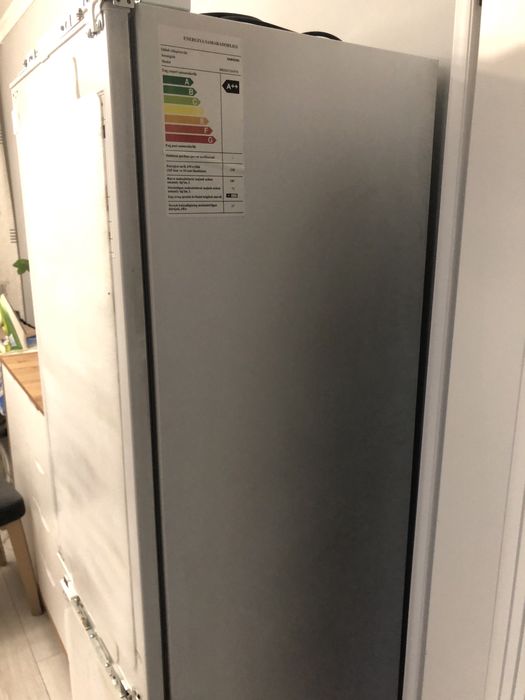 Холодильник Samsung