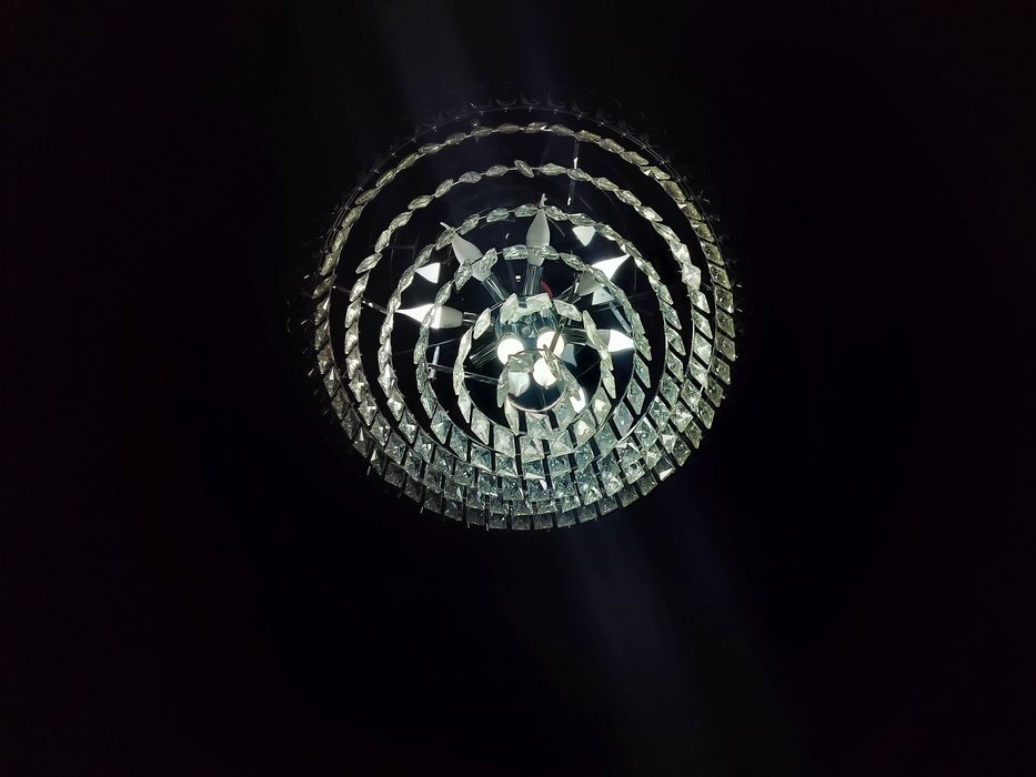 Люстра сотилады таза нет ай пайдаландым