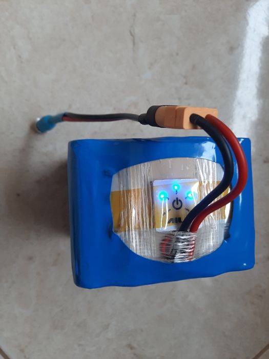 baterie (acumulator ) mascota 12v. 20Ah