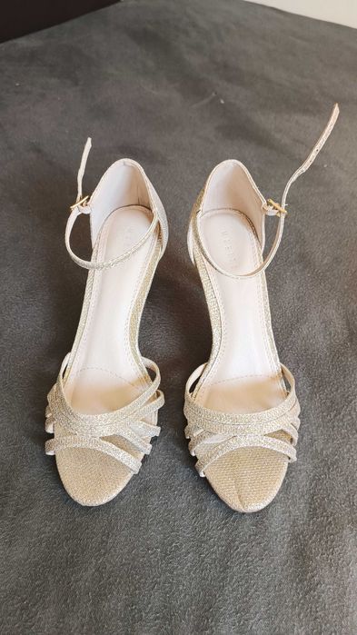 Sandale aurii cu toc Mohito