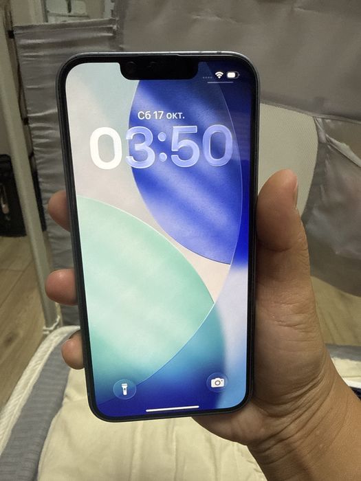 Продаю Iphone 14 в голубом цвете.