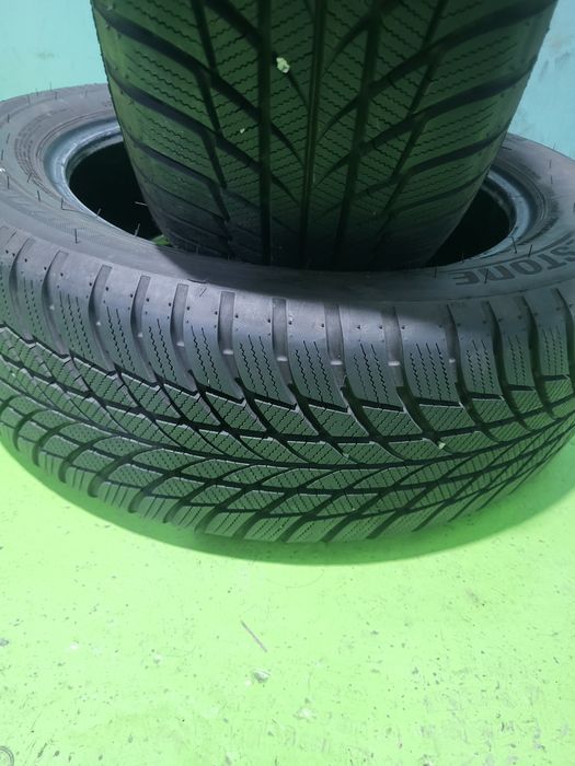 2 бр зимни 205/60/17 Bridgestone дот 2024г