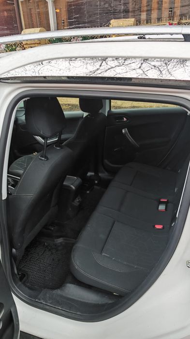 Peugeot 2008, 1,2 benzina, 82 cp, 63k km