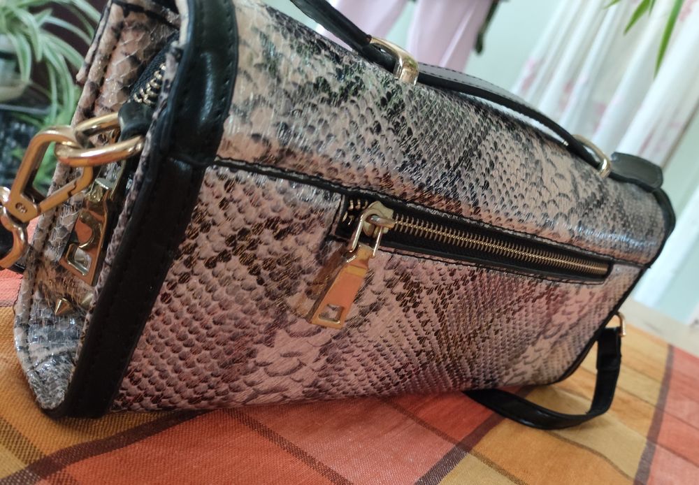 Клатч ( можно носить как сумочку)