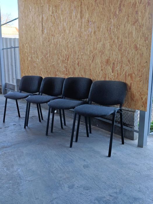 Офисные стулья продам