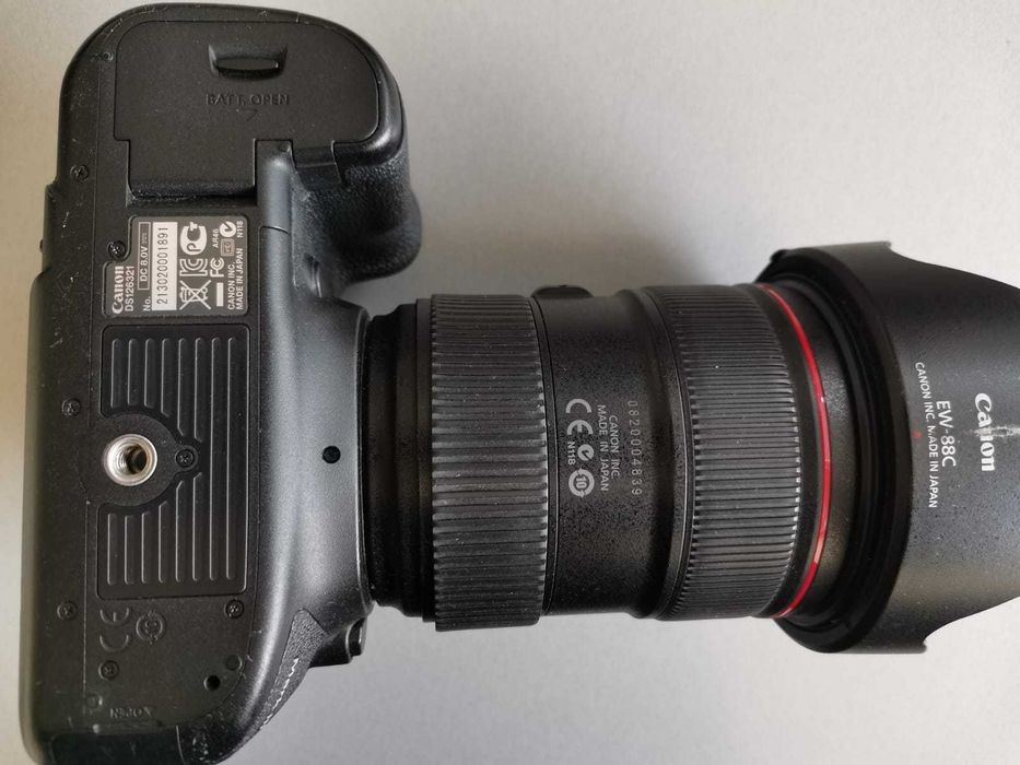 Lentila EF 24-70mm f/2.8L II USM + Hoya UV