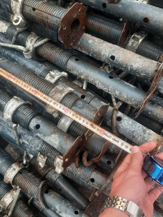 Домкрат строительные