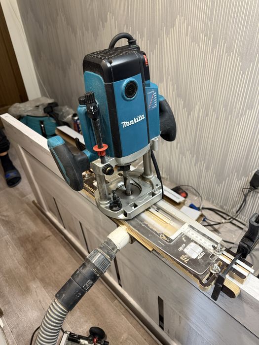 Профессионально, что связано с дверями.