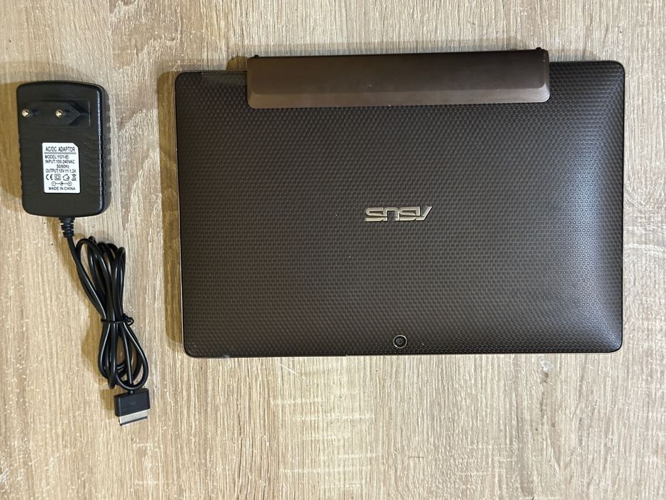 Таблет-лаптоп Asus Eee Pad Transformer TF101