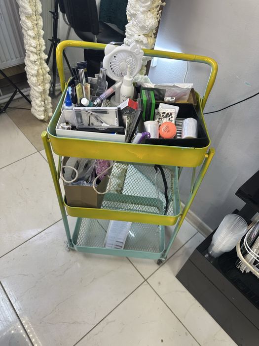 Витринные полки для салона