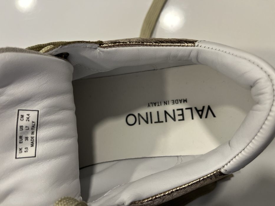 Дамски кожени спортни обувки VALENTINO