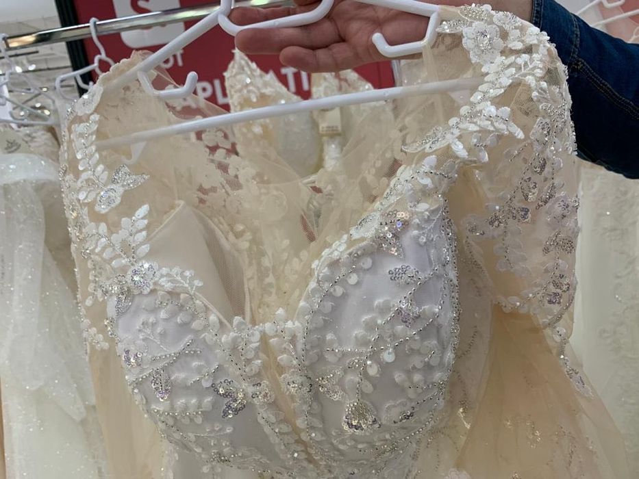 Rochie mireasa A-line