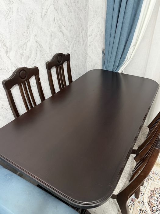 Стол стулья стол для гостинной