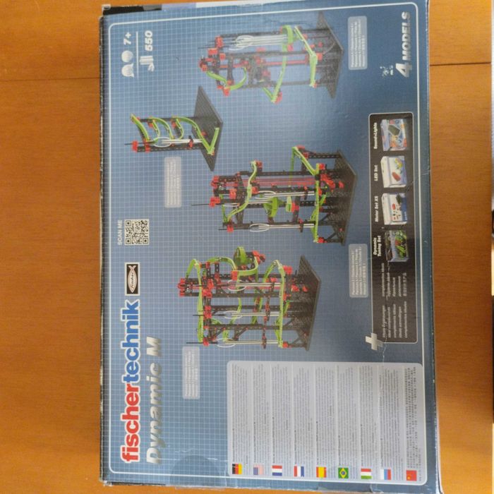 Конструктор "Fischer Technik" за сглобяване на писти с топчета.