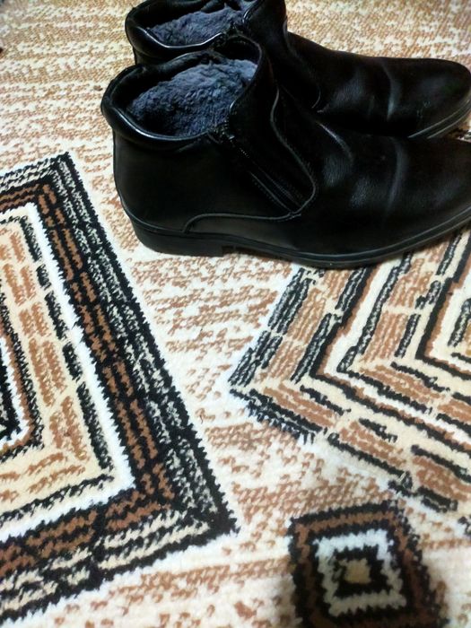 Продам  ботинки мужские