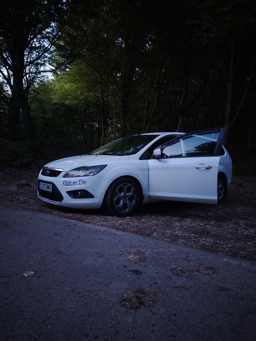 Dezmembrez sau vând intreg ford focus mk2 2010