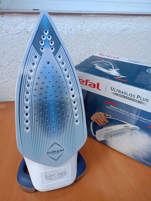 Vând fier de calcat Tefal UltraGliss  produs de calitate superioara nou nouț