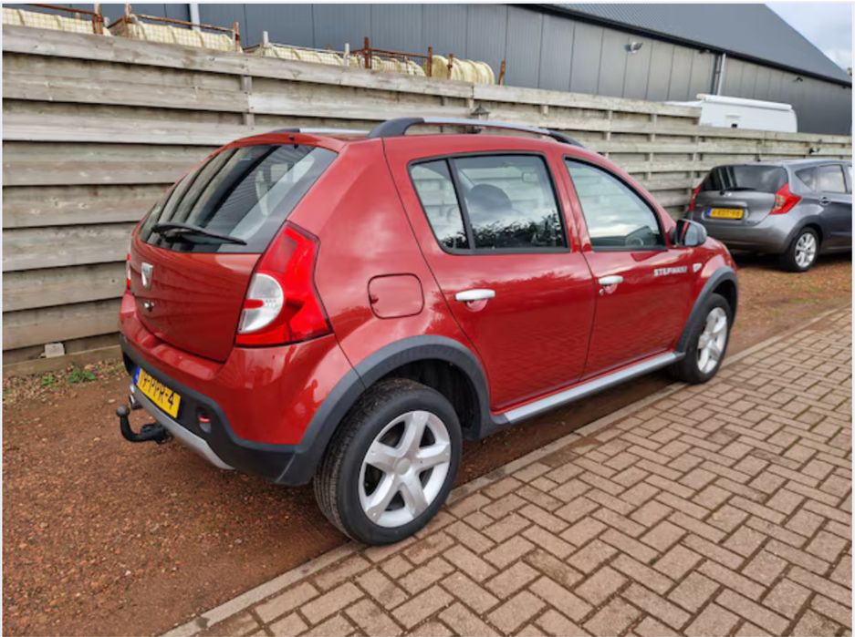 Dacia sandero stepway 1. 6 benzin