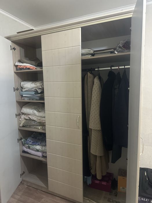 Продам спальный гарнитур