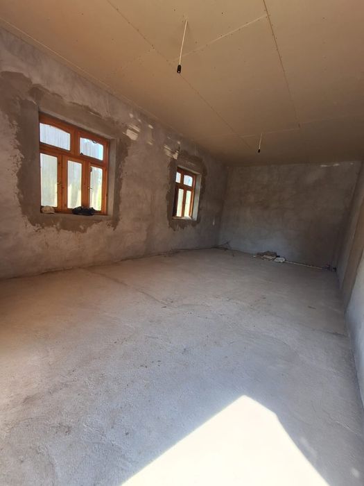 Продам дом, яхши жойда жойлашган