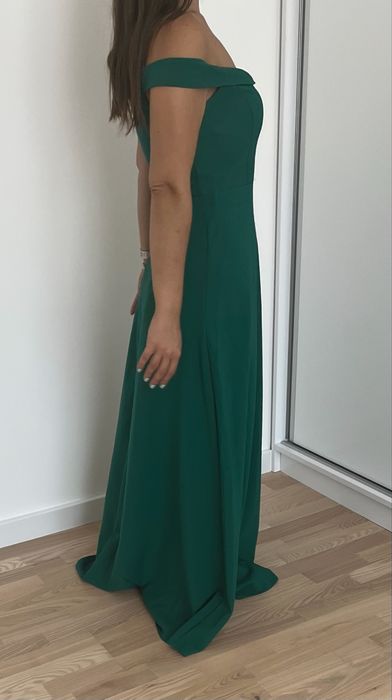 Дълга зелена рокля