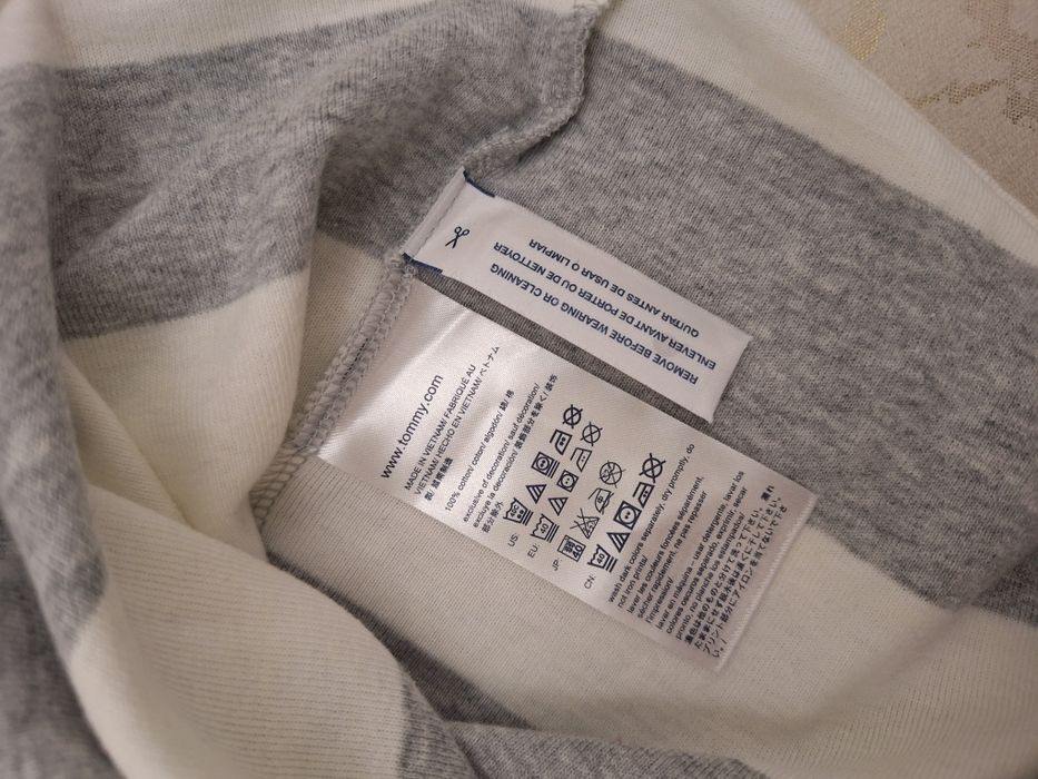 Футболка от Tommy Hilfiger