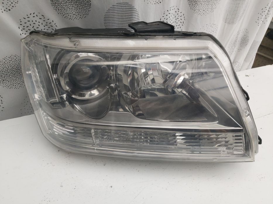 Фар десен Suzuki Grand Vitara 2007/2015г