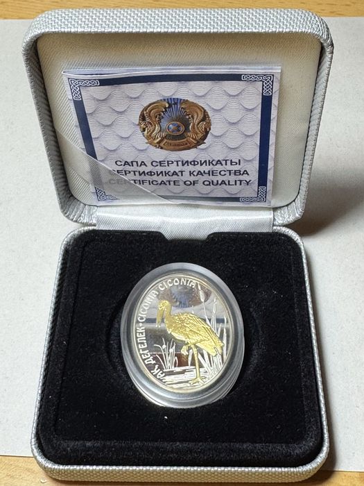 Серебряная монета белый аист,24 гр