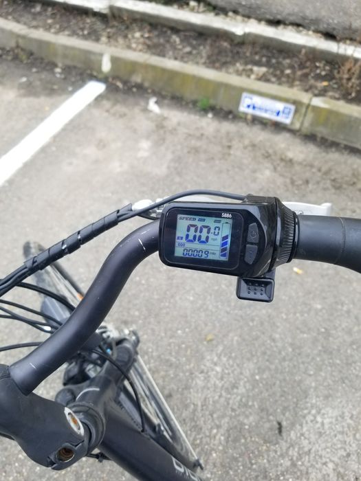 bicicletă cu accelerație electrică ân stare perfectă