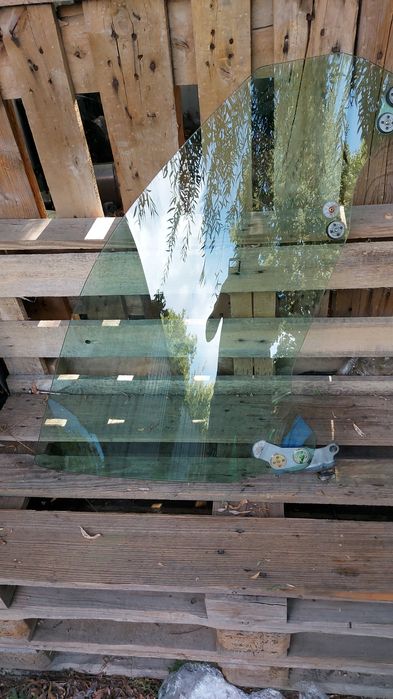 Стекло передней двери Subaru Outback B4