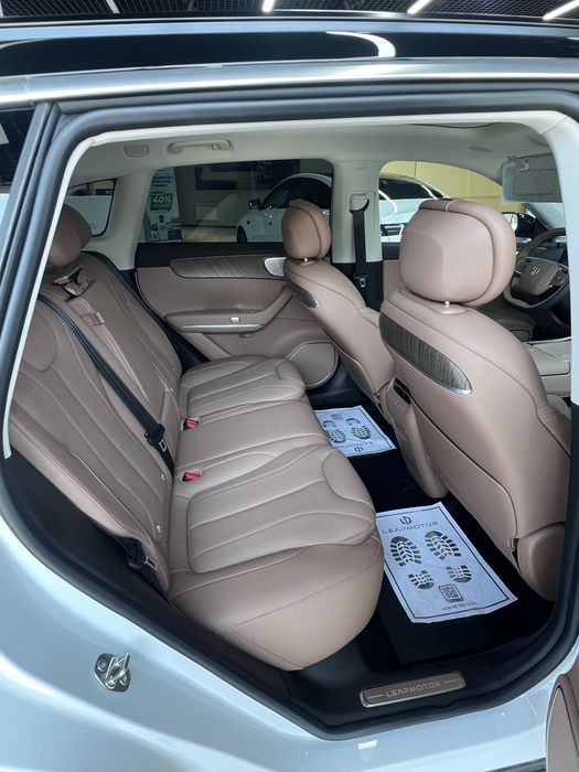 Leapmotor C 11 hybrid Full pozition
