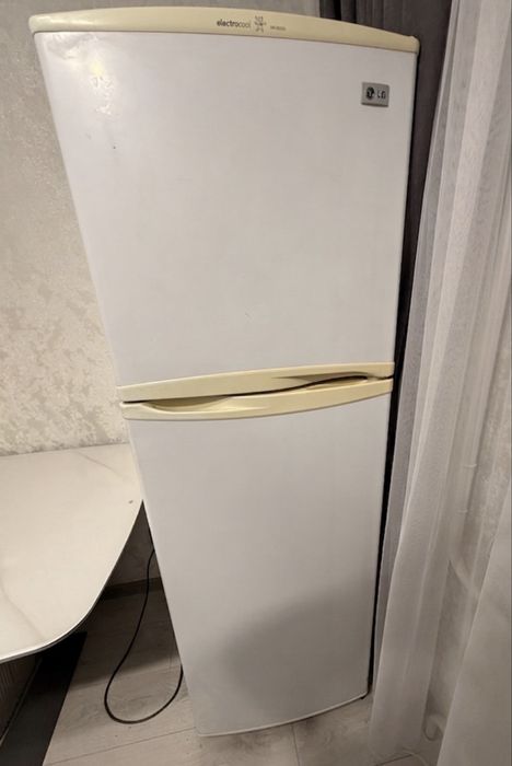 Продам надежный холодильник LG ElectroCool