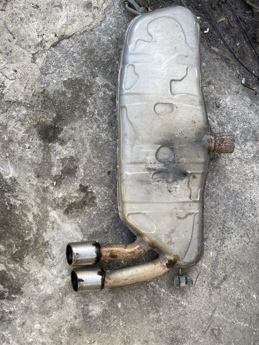 Задно гърне голф 5 гти golf 5 gti отлично