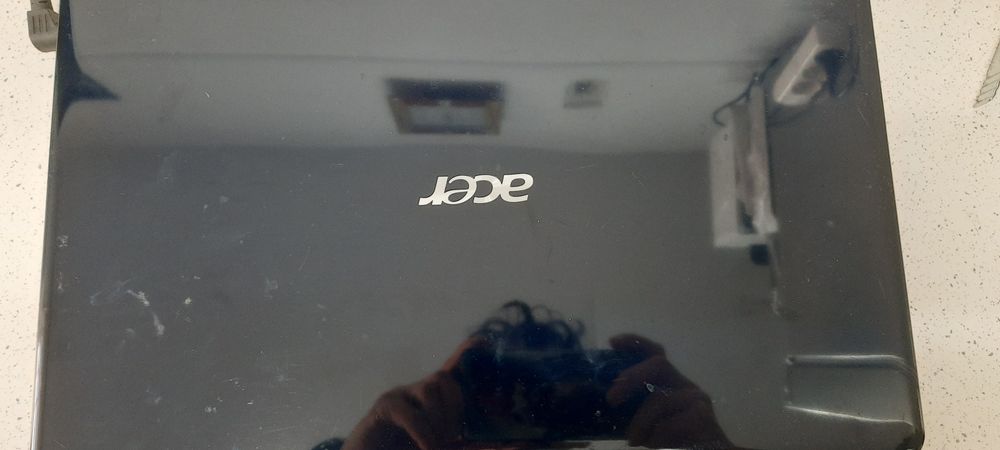 Vand doua laptop-uri