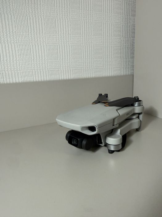 DJI Mini 2 SE – напълно изряден, 2 батерии