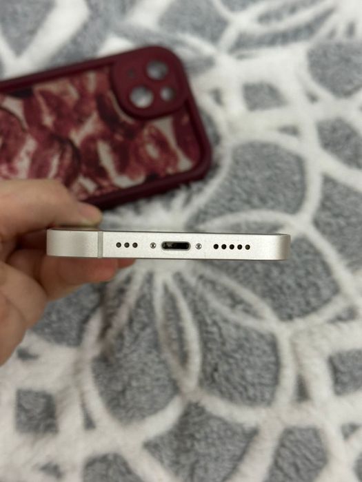 iPhone 13 белый цвет 128гб