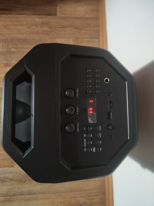 Продам блютуз колонку