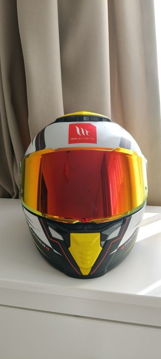 Мото каска Mt размер XL