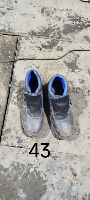 Продам рабочую обувь