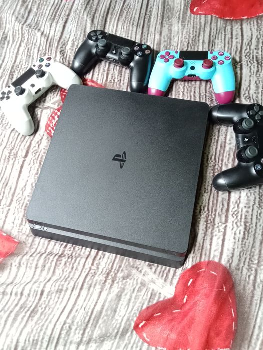 PlayStation 4 cu 12 jocuri