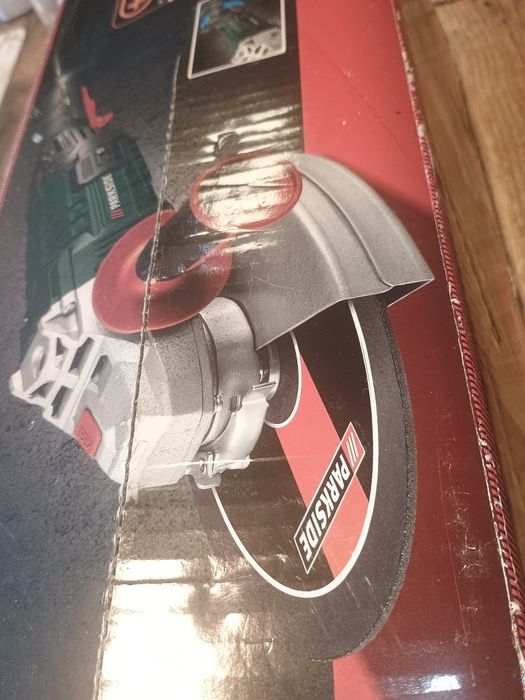 Flex Parkside mare de 230 mm, 2000 w,6500 rpm
2000 w, 6500 rpm, în stare foarte bună